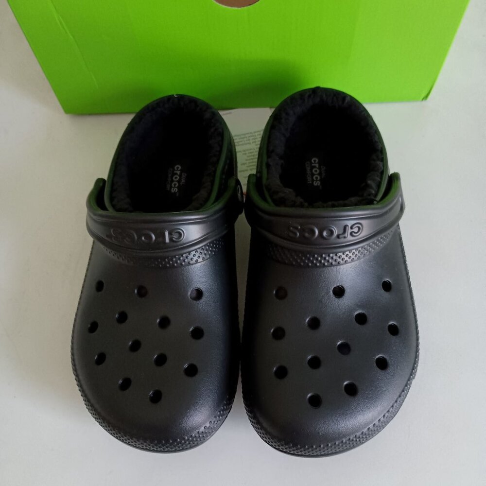 NWT Crocs classic adult fur lined clogs, black, women's 6 men's 4